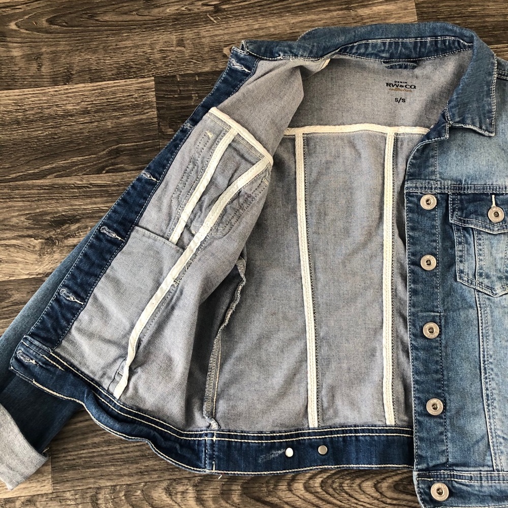 SOLD * RW&Co Denim Jacket - Picture 7 of 10